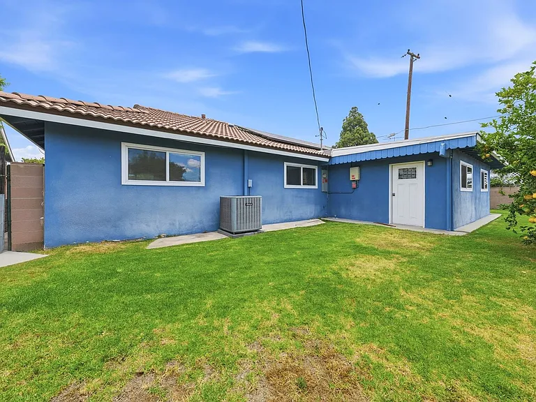 324 E Crystal Ave — Photo 16