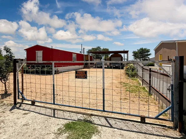 1615 E Skelly St, Hobbs, NM 88240