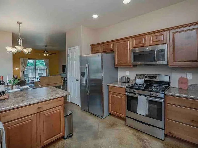 5465 E Onyx Dr — Photo 2