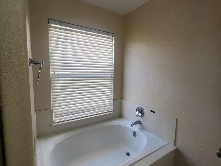 4220 Packaway Rd NW — Photo 6