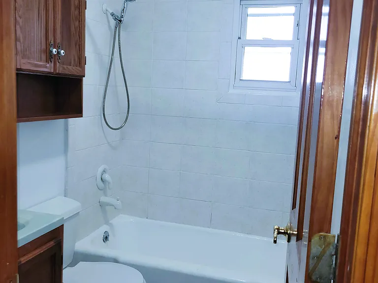 733 N Huntington St — Photo 11