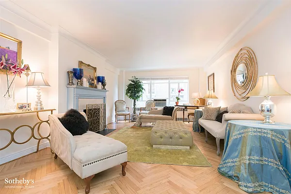 Sold by Sotheby's International Realty | media 1