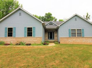 1758 S Waverly Rd, Eaton Rapids, MI 48827