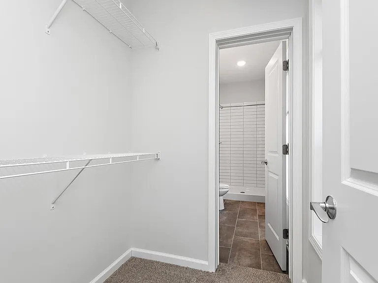 2810 Fremont Ave S — Photo 11