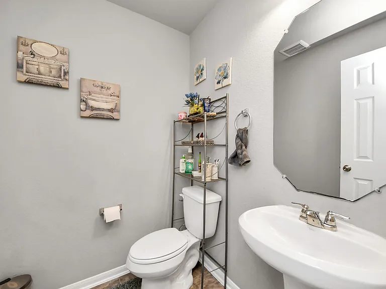 2918 Silverhorn Ln — Photo 15