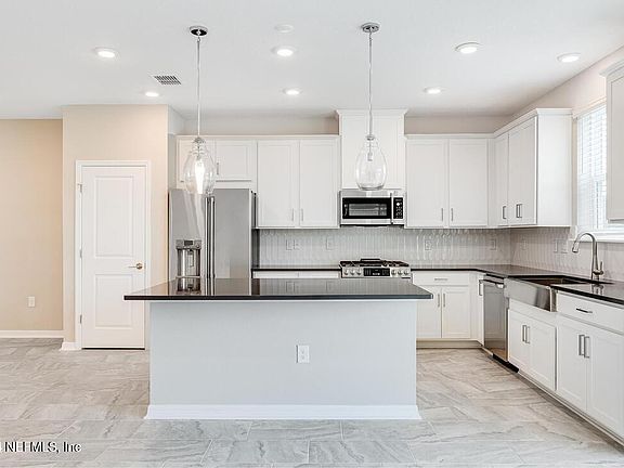 3rd image of 252 CHERRY ELM Drive