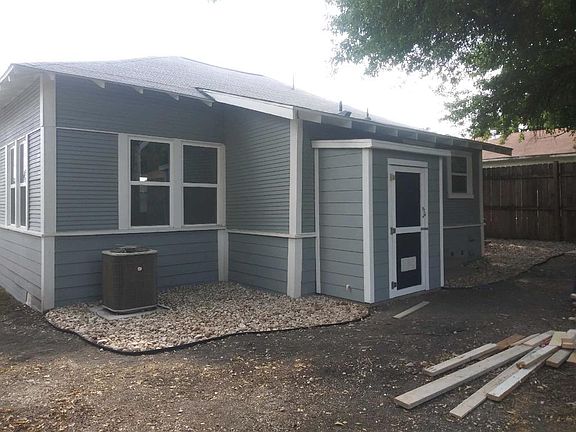 2nd image of 2627 Perez St #2