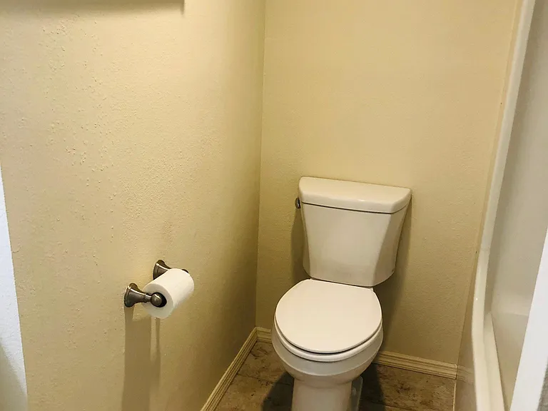 GUEST OR SHARED BATH COMFORT HEIGHT TOILET