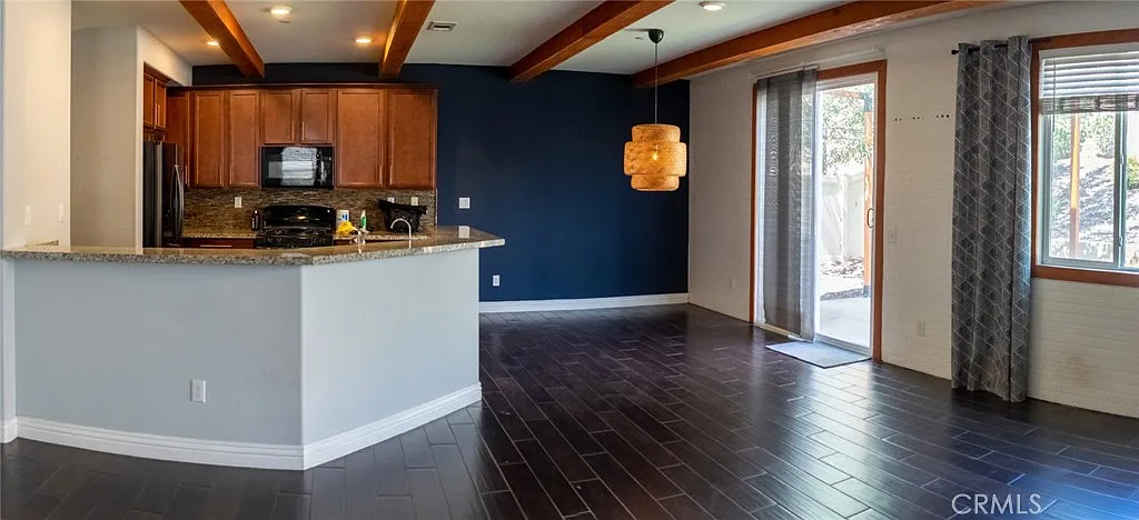 3 bed, 2.5 bath, 1597 sqft, $3,400 — Photo 2