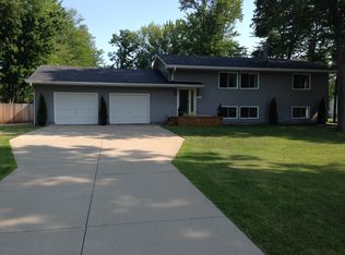 4804 W Wackerly St, Midland, MI 48640