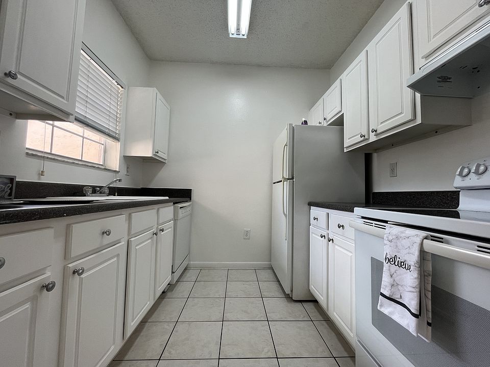 1st image of 2451 NW 96th Ter Unit 21H-1-113