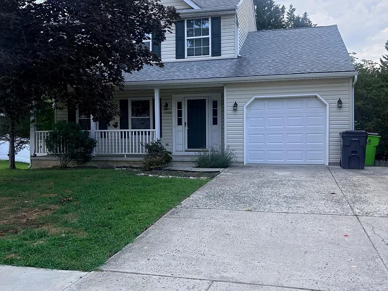 1412 Banavie Ter E — Photo 1