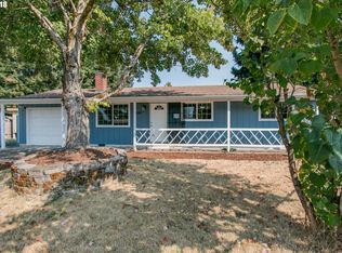 1025 Surrey Ln, Eugene, OR