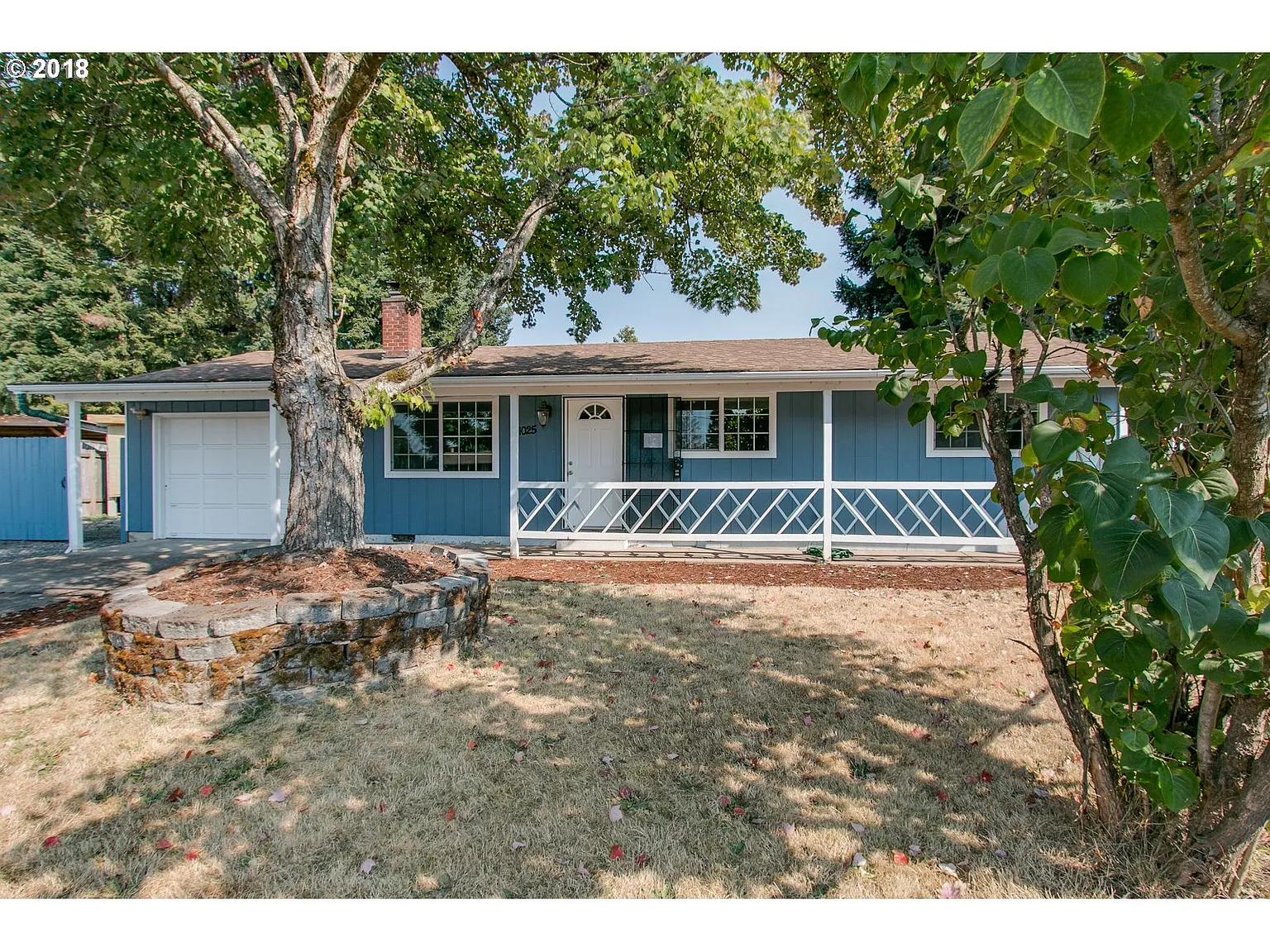 1025 Surrey Ln photo 1