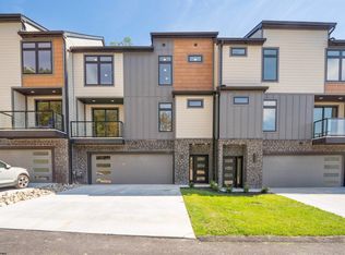 106 Tivoli Garden Dr, Morgantown, WV 26508