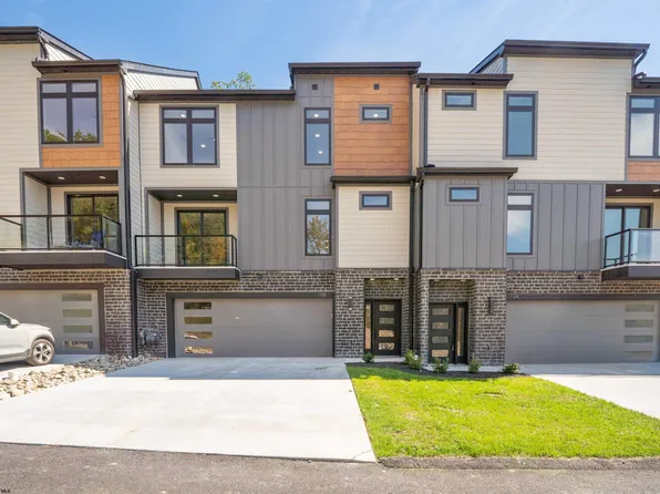 106 Tivoli Garden Dr, Morgantown, WV 26508