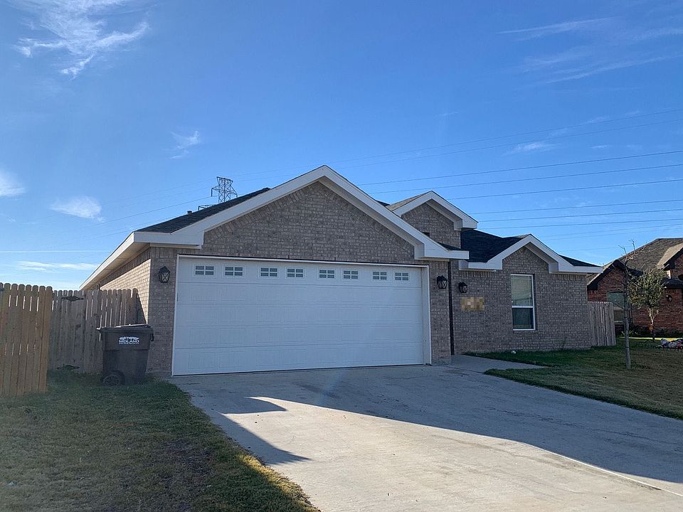 2nd image of 1502 Lumina Dr