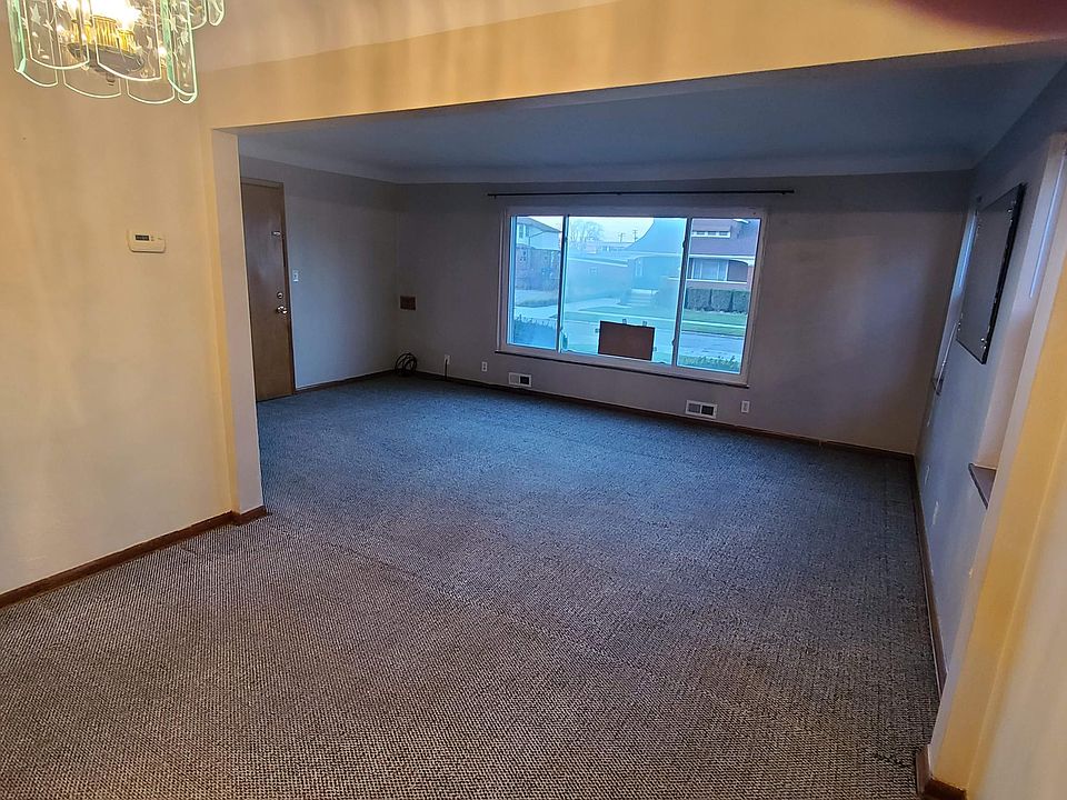 1st image of 7115 Forest Ave