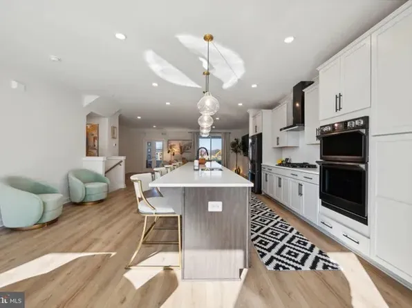 319 Summit Point Blvd, Bowie, MD 20716