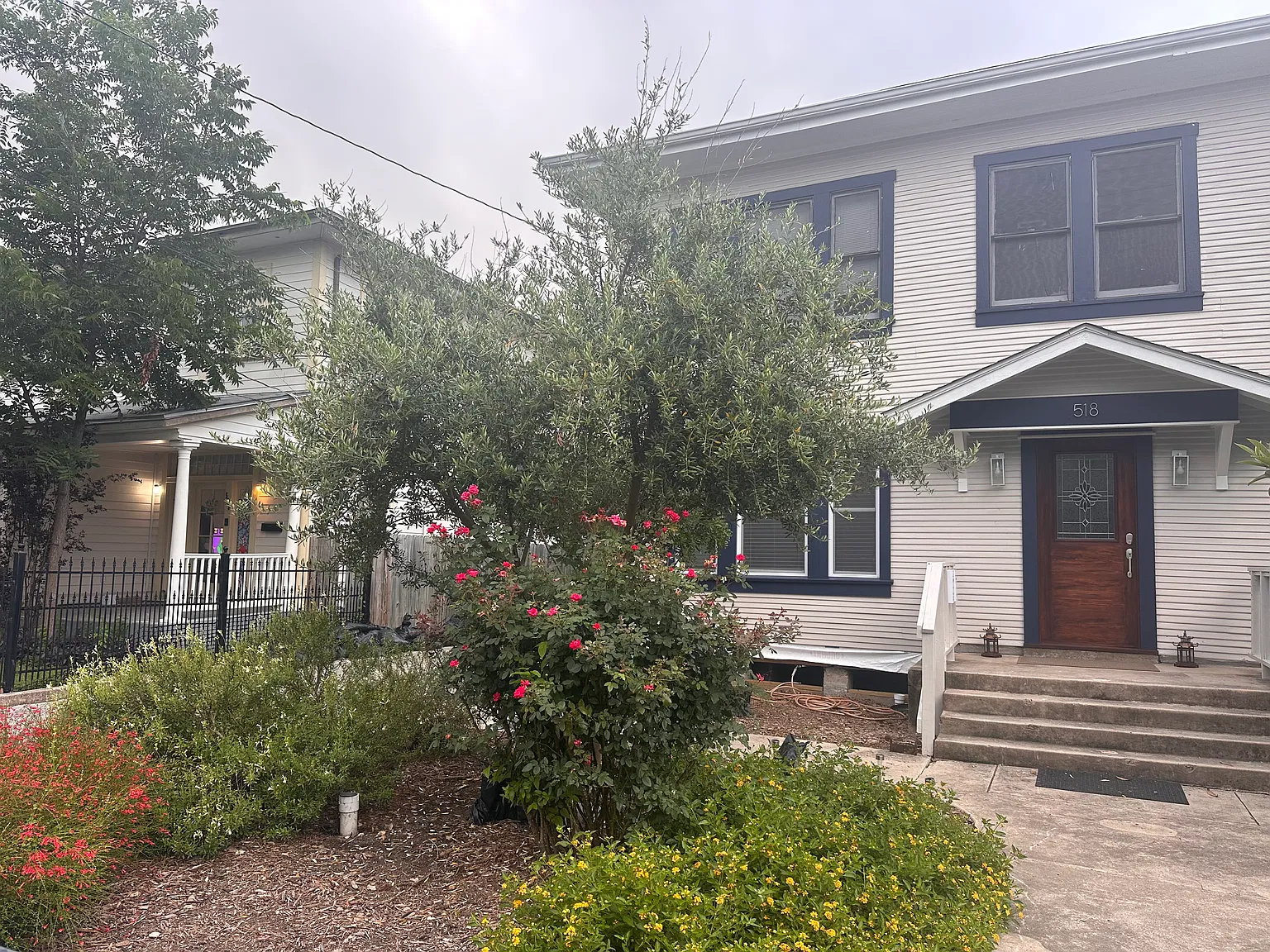 2 bed, 1040 sqft, $2,200 — Photo 2