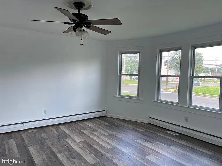 703 N Main St — Photo 2