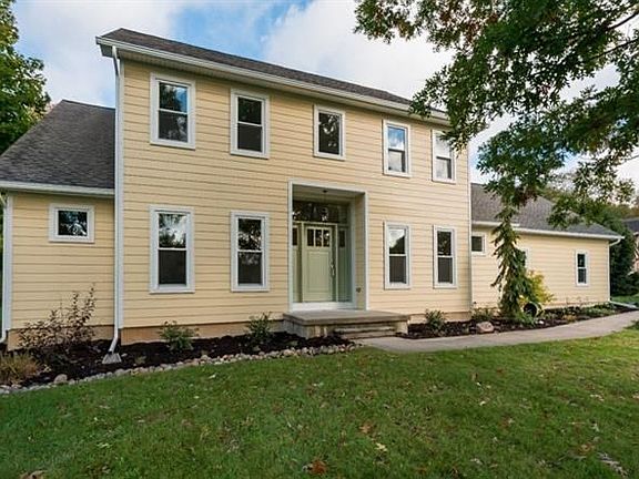 3rd image of 5382 River Woods Ct