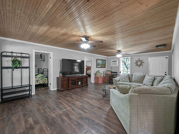 5th image of 263 Travis Ln