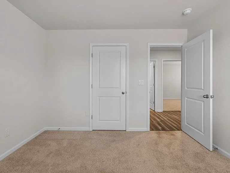 4389 Remington Ave — Photo 4