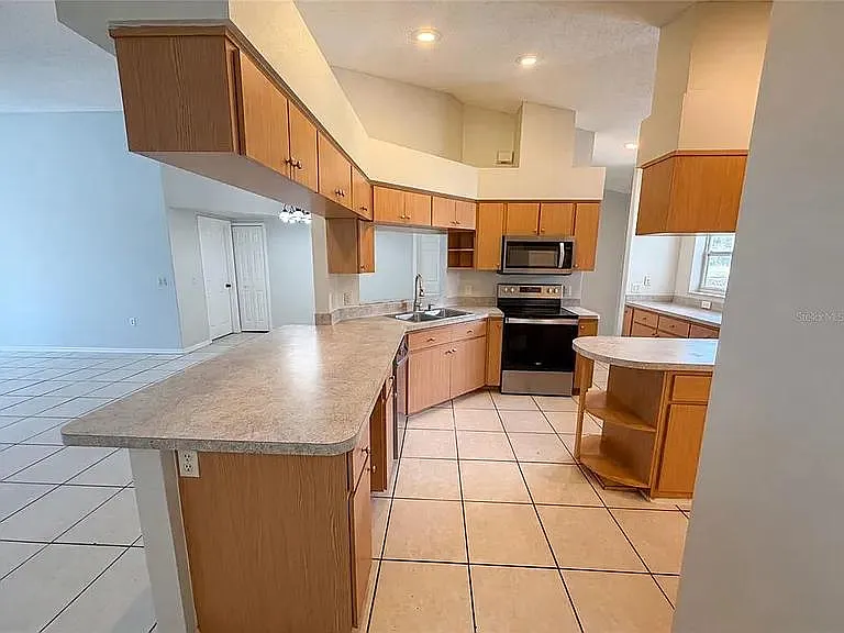 8373 Pinewood Ave — Photo 4