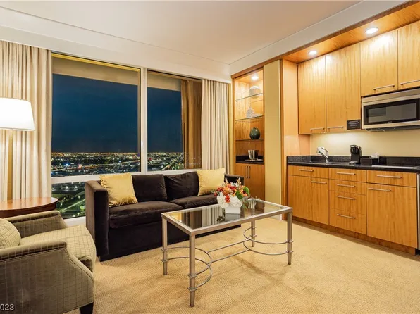 2000 N Fashion Show Dr Unit 3719, Las Vegas, NV 89109