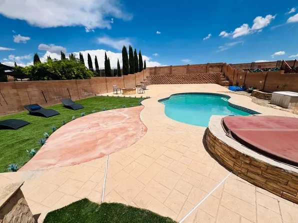 1424 Jemez Loop NE, Rio Rancho, NM 87144