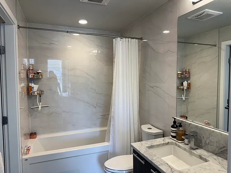 5033 Cambie St #216 — Photo 9