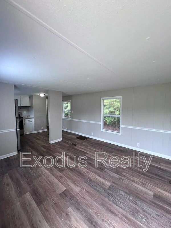 2 bed, 1.0 bath, $1,100 — Photo 4