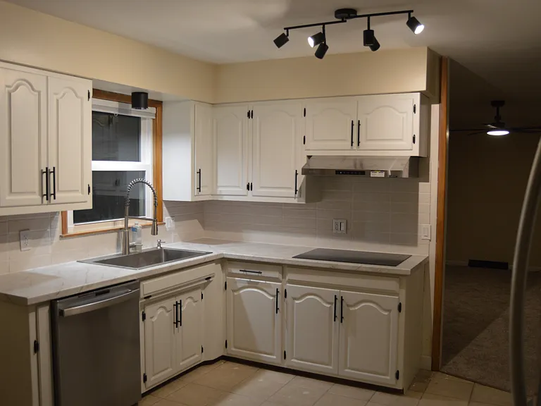 Kitchen (includes Breakfast Nook area which is not pictured)