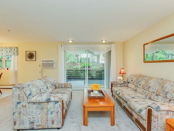 4th image of 47 Edgelawn Ave APT 7