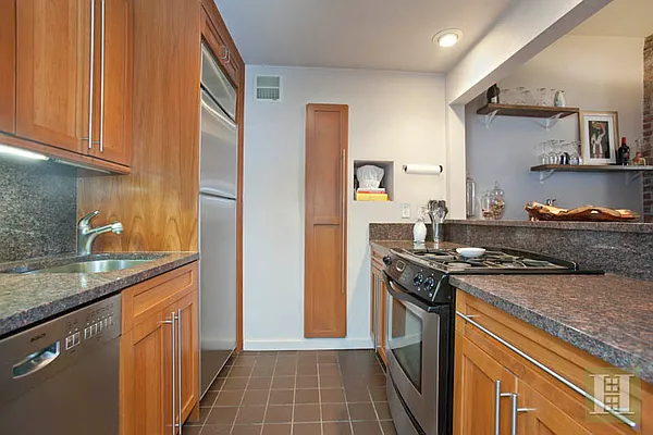 Sold by Halstead Real Estate | media 26