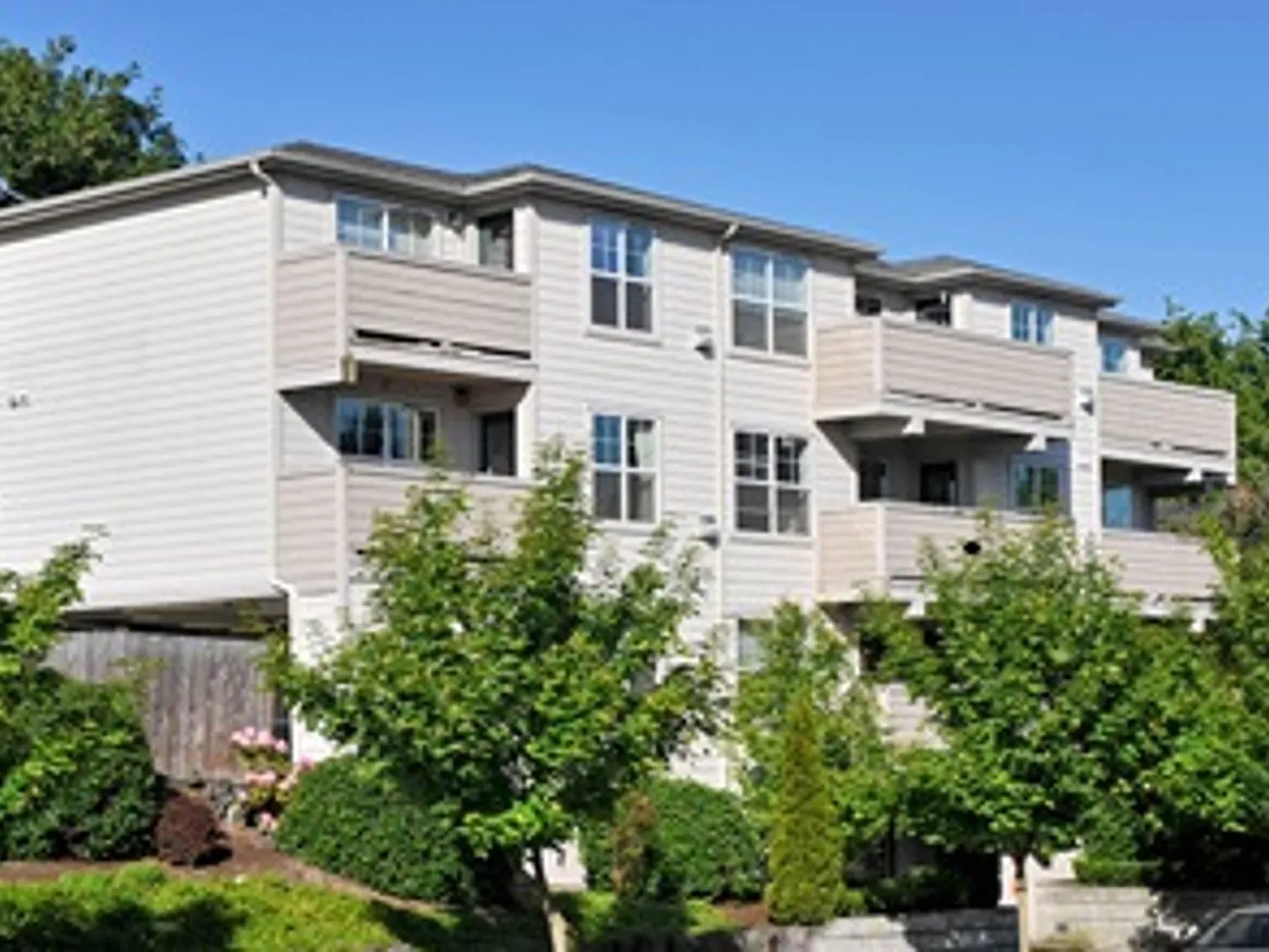 Nickerson Apartments — Photo 2