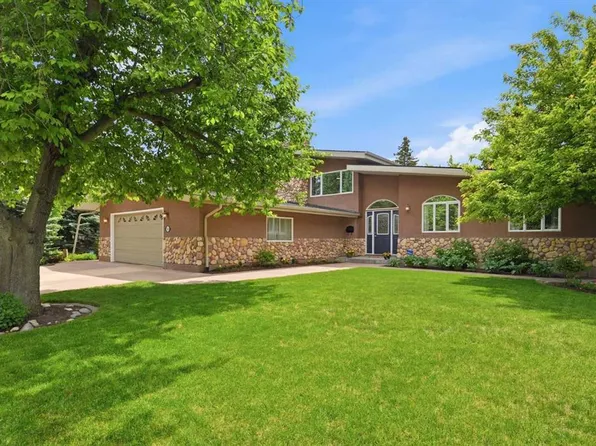 355 N Willow Ridge Pl SE, Calgary, AB T2J 1N2