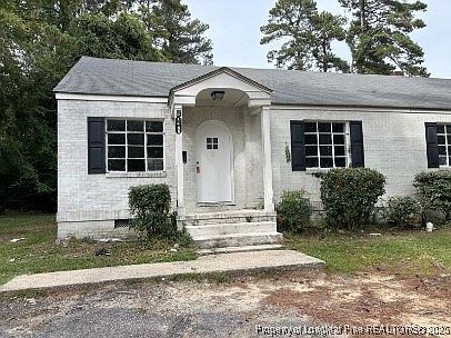 1st image of 1406 Briarcliff Dr