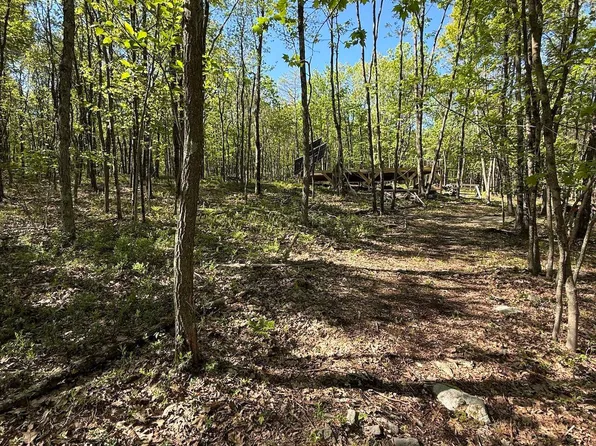 Forest Lane & Apple, Lake Ariel, PA 18436