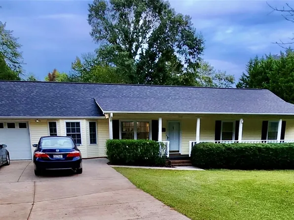 100 N Smith St, Six Mile, SC 29682