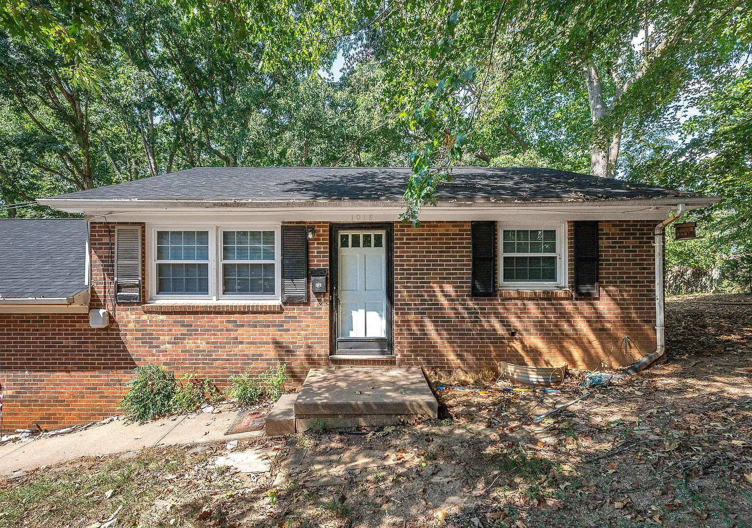 1018 Moseley Drive — Photo 1