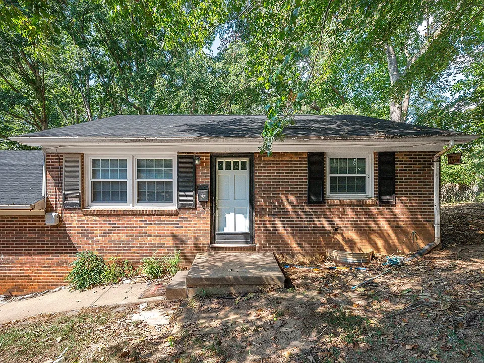 1018 Moseley Dr