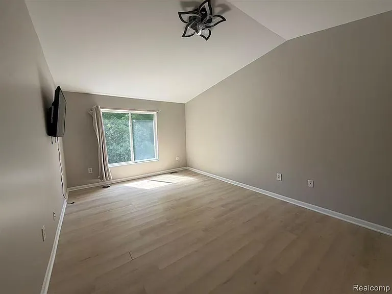 758 Sandalwood Dr — Photo 10
