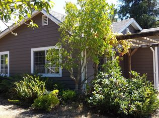 66618 Swallow Rd, North Bend, OR 97459