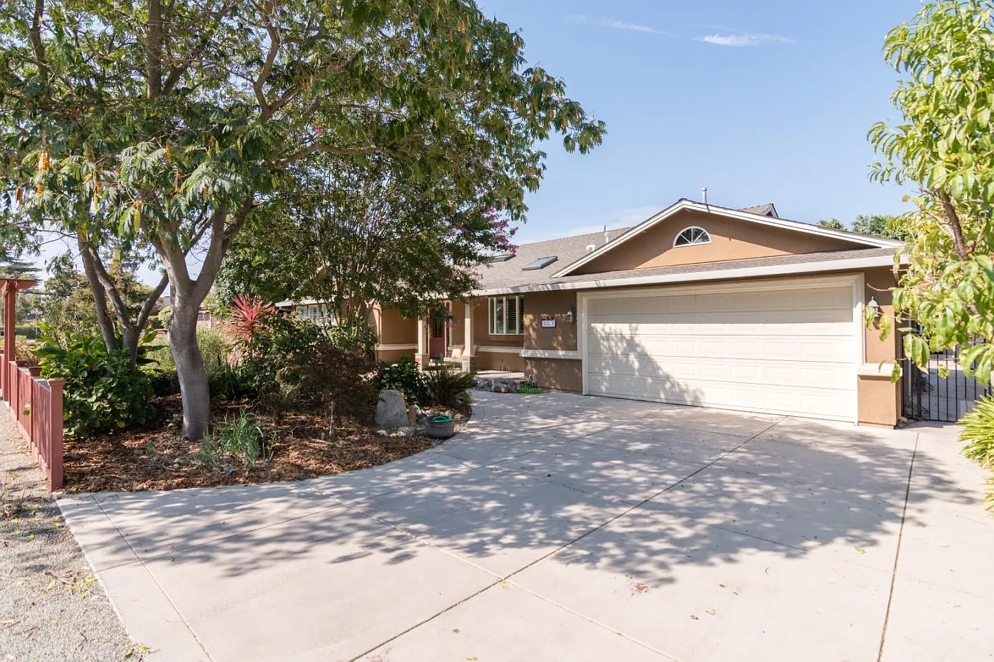 1347 Capri Dr photo 1