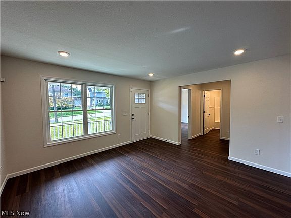5th image of 363 Sexton St