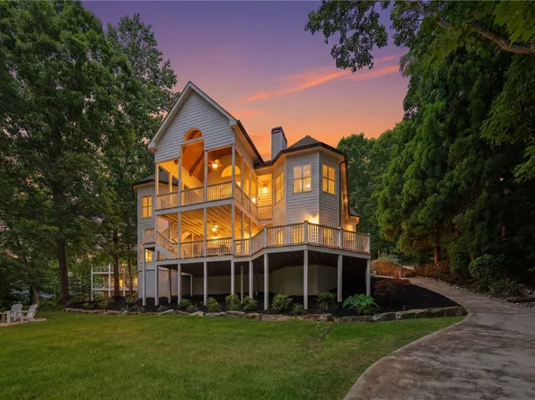 112 Gates Cove Dr, Fair Play, SC 29643