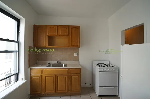 Rented by Bohemia Realty Group | media 34