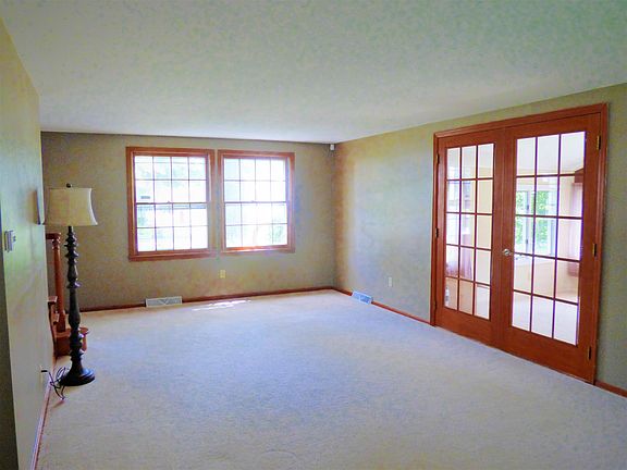 3rd image of 645 King Ave